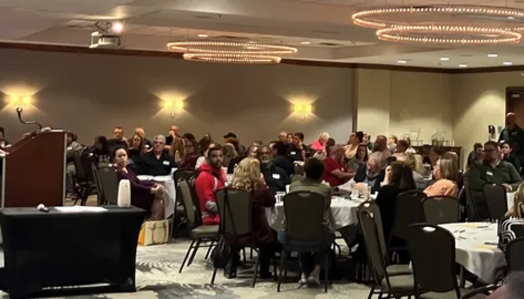75935833007-homeless-forum-crowd